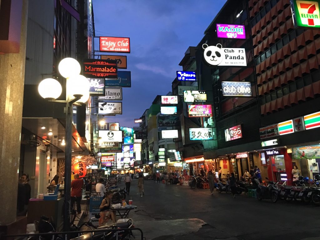 バンコク,タニヤ,パッポン,スリウォン,シーロム,