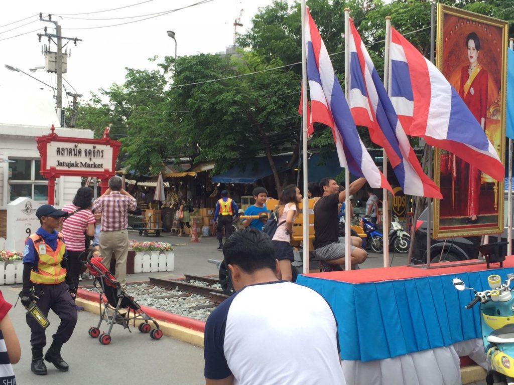 mochit,jatujakpark,チャトゥチャックパーク,モーチット,東南アジア,市場,タラート,ตลาดนัด จัตุจักร,Jatujak Weekend Market,タイ,バンコク,観光地,観光,チャトゥチャックウィークエンドマーケット,チャトゥチャック,ジャトゥジャック,マーケット,市場,お土産,アジアン雑貨,アパレル,古着,行き方,説明,タクシー,タイ語