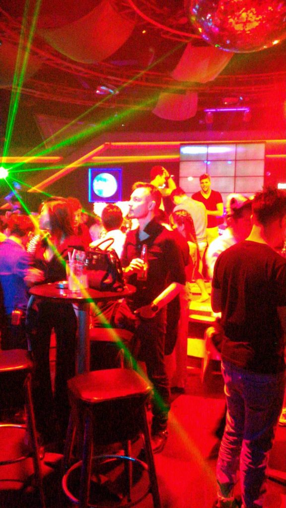 インサニティ,インサニティナイトクラブ,Insanity,Insanity Night club,タイ,バンコク,ディスコ,クラブ,ナイトクラブ,ナナ,アソーク,BTS,スクンビットソイ12,ソイカウボーイ,ナナプラザ,ダンス,ダンスクラブ
