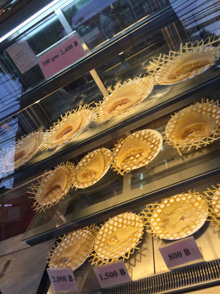 タイ料理,おすすめ,おいしい,美味,フカヒレ,シーフード,ホック,福,Hock Shark Fins,ホックシャークフィンズ,タニヤ,パッポン,シーロム,スラウォン,ナラティワート,観光,旅行,グルメ,チョンノンシー駅,サラディーン駅,行き方,説明