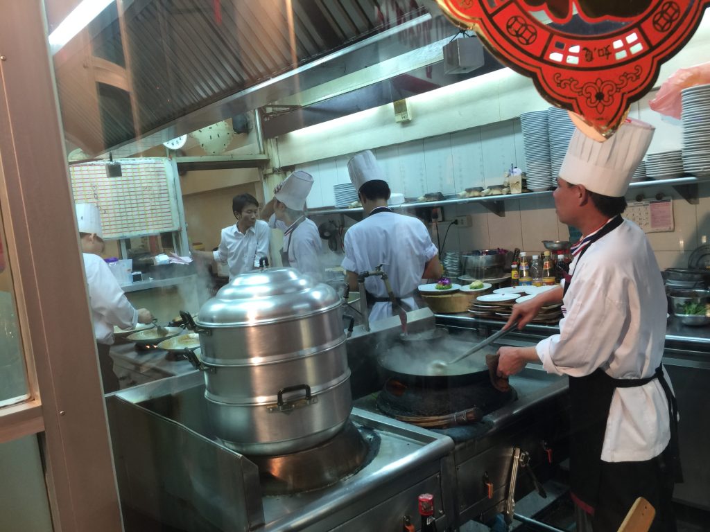 タイ料理,おすすめ,おいしい,美味,フカヒレ,シーフード,ホック,福,Hock Shark Fins,ホックシャークフィンズ,タニヤ,パッポン,シーロム,スラウォン,ナラティワート,観光,旅行,グルメ,チョンノンシー駅,サラディーン駅,行き方,説明