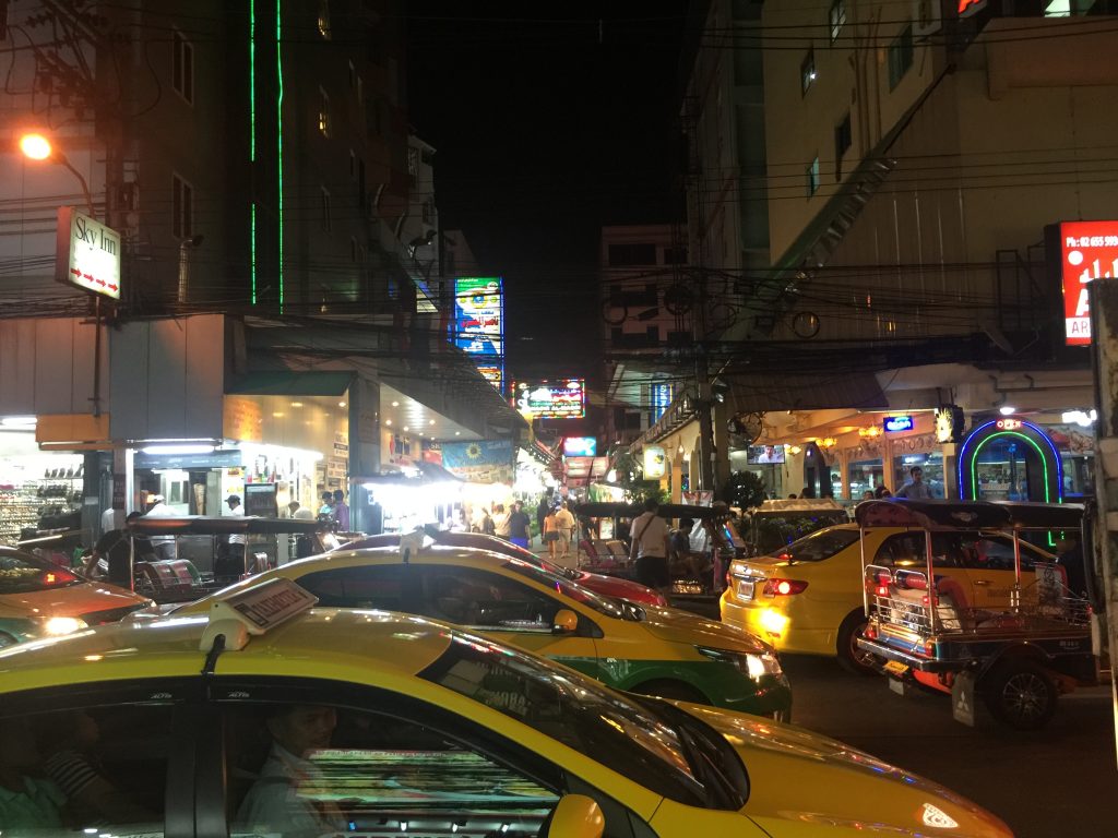 バンコク,クラブ,ディスコ,クライマックス,ナナ駅,タイ,観光,旅行,ナイトスポット,ダンス,踊り,ナンパ,出会い,彼女,彼氏,Climax,Nana,スクンビットソイ11,Sukhumvitsoi11,タイ人,陽気,ファラン,日本人,観光客,駐在者