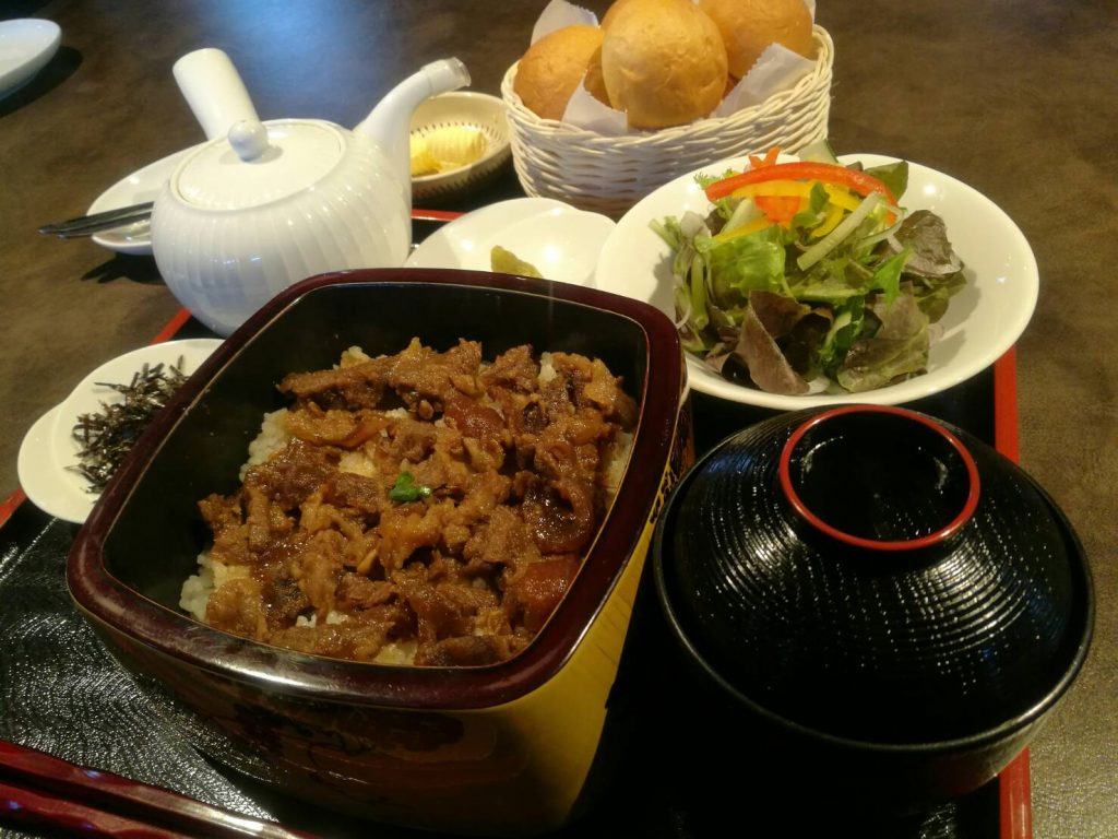 バンコク,トンロー,プロンポン,焼肉,ステーキ,やす田,ランチ,ディナー,接待,宴会,個室
