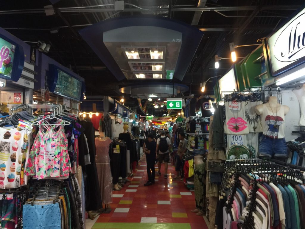 タイ旅行,バンコク旅行,服装,黒い服,黒いリボン,年末年始,2016年,2017年