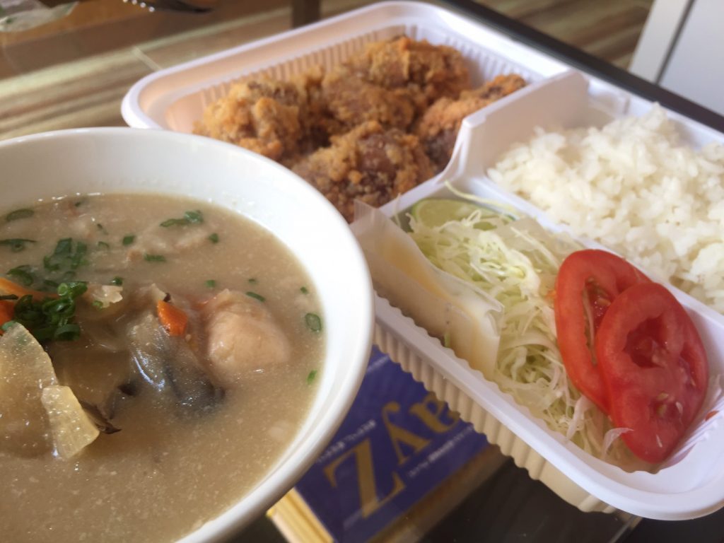 trica,トリカ,オンヌット,Big C,唐揚げ,カフェ,Cafe,日本料理,和食,豚汁,とん汁,ホステル,Hostel,宅配,デリバリー