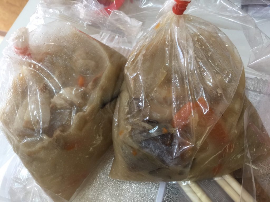 trica,トリカ,オンヌット,Big C,唐揚げ,カフェ,Cafe,日本料理,和食,豚汁,とん汁,ホステル,Hostel,宅配,デリバリー