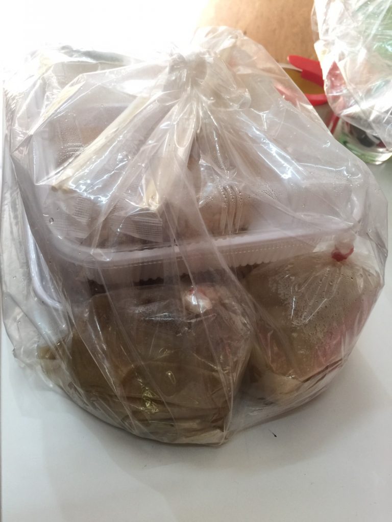 trica,トリカ,オンヌット,Big C,唐揚げ,カフェ,Cafe,日本料理,和食,豚汁,とん汁,ホステル,Hostel,宅配,デリバリー