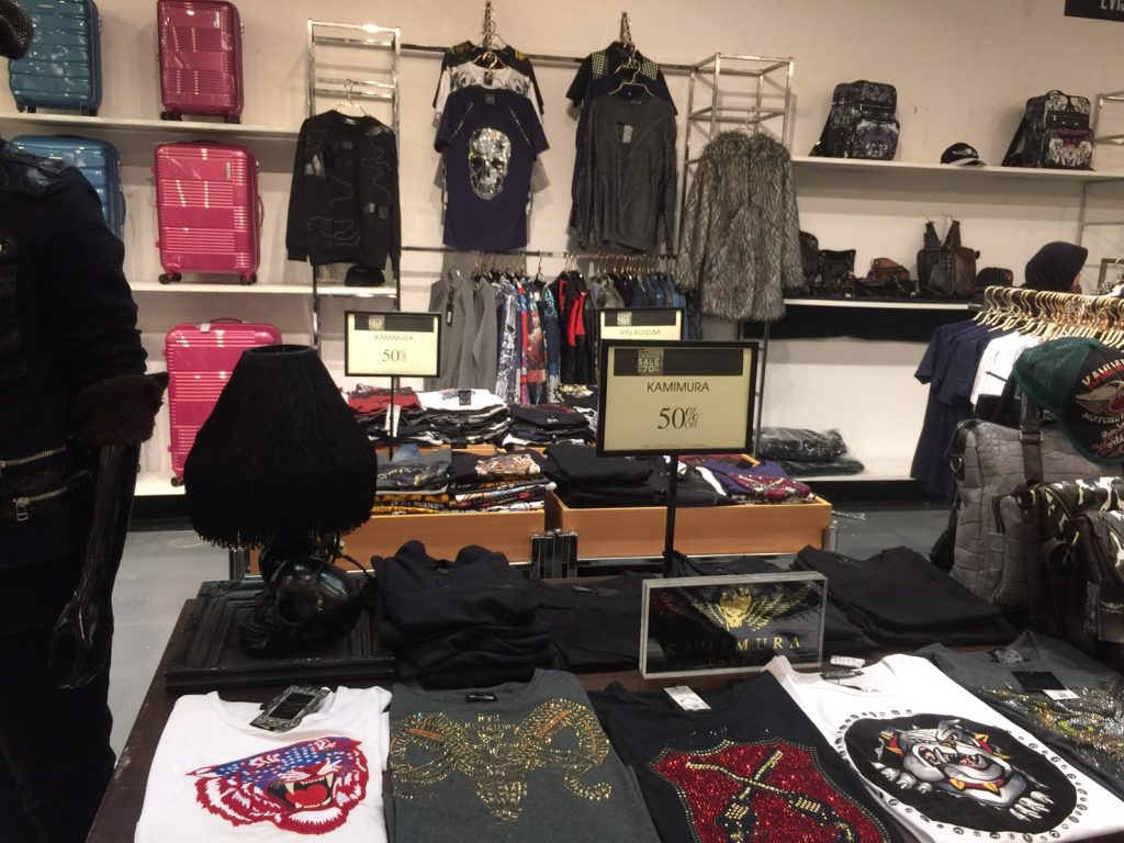タイ,バンコク,バーゲン,割引,BigSALE,2016,2017,セントラル,セントラルチットロム,チットロム駅,CENTRAL HOTTEST FASHION CLEARANCE, SALE,Central Chidlom,エラワン廟,セントラルワールド,セントラルエンバシー,エビス,ジーンズ,ワコール,EVIS,Wacoal,情報,ショッピング,ショッピングモール