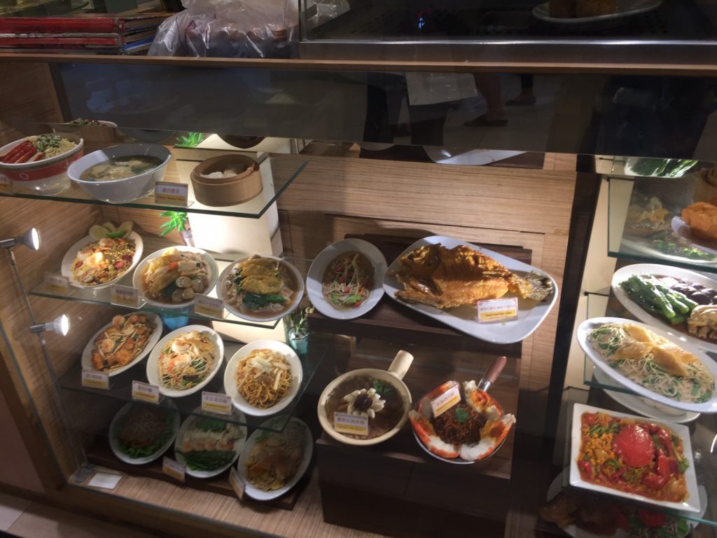 タイ,バンコク,タイ料理,中華料理,フカヒレ,フアセンホン,和盛豊,Hua Seng Hong,場所,住所,行き方,説明,セントラルワールド,チットロム駅,BTS,Chit Lom,ฮั่วเซ่งฮง,シーフード,CentralWorld