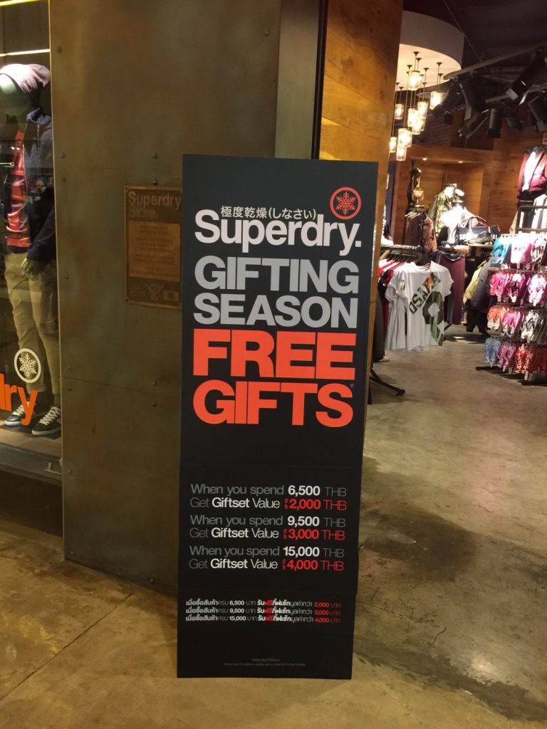Superdry,極度乾燥,極度乾燥(しなさい),タイ,バンコク,ショップ,タイ人,アパレル,ブランド,セレブ,有名人,Tシャツ,