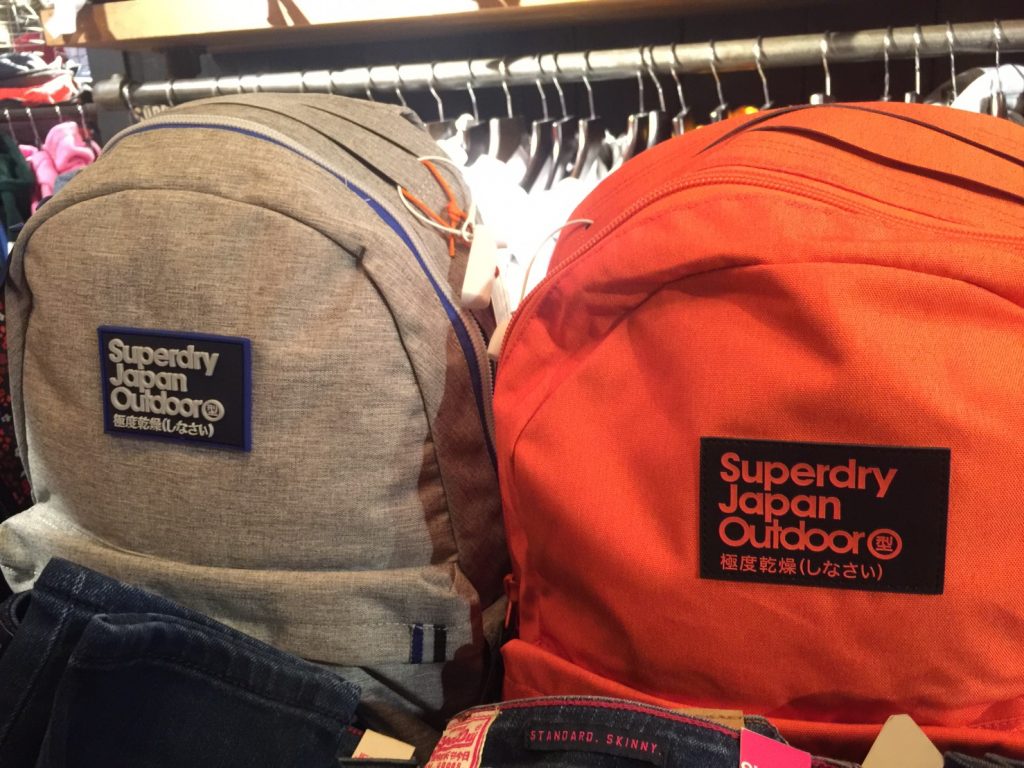 Superdry,極度乾燥,極度乾燥(しなさい),タイ,バンコク,ショップ,タイ人,アパレル,ブランド,セレブ,有名人,Tシャツ,