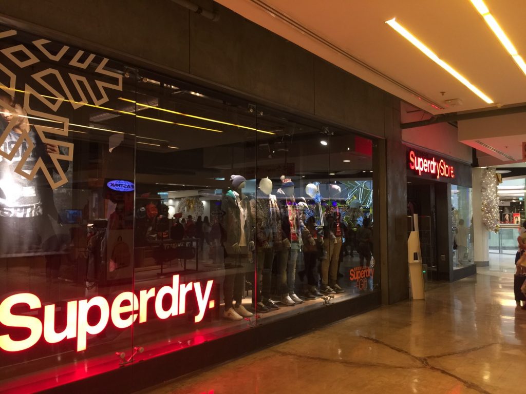 Superdry,極度乾燥,極度乾燥(しなさい),タイ,バンコク,ショップ,タイ人,アパレル,ブランド,セレブ,有名人,Tシャツ,