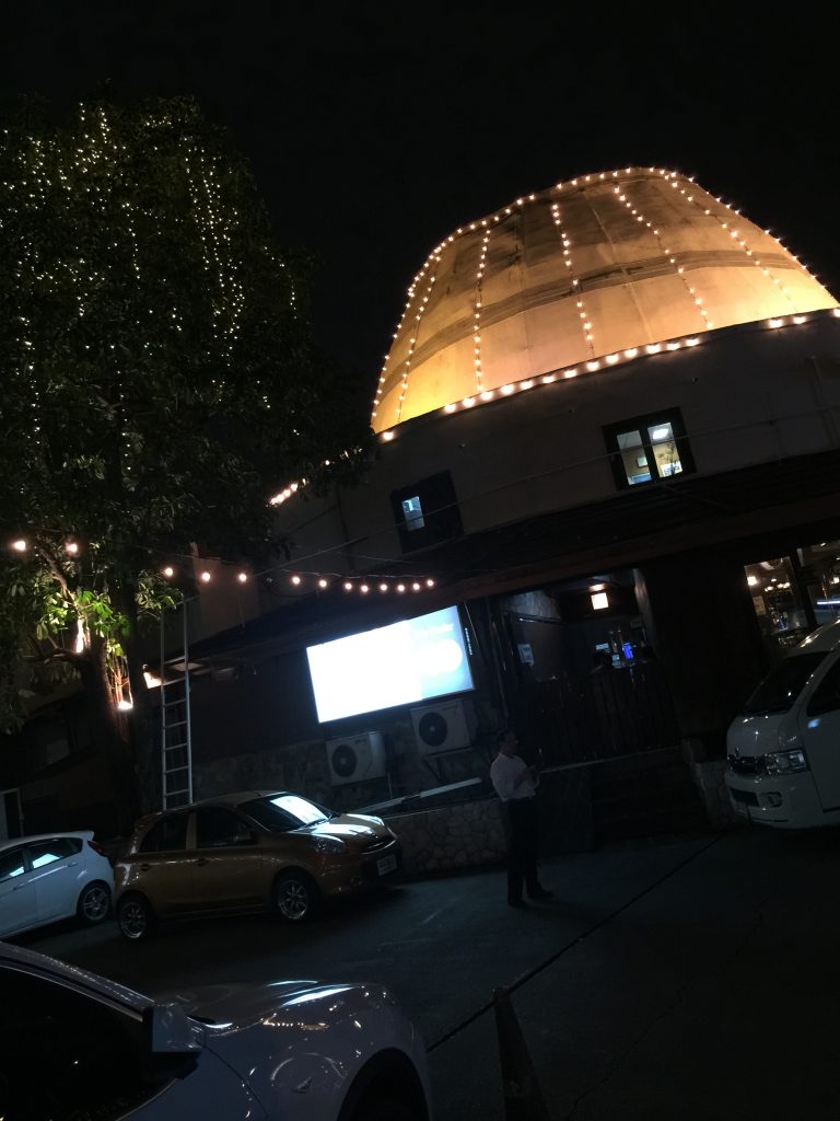 Tawandang German Brewery,タワンデーン・ジャーマン・ブリュワリー,タイ,バンコク,ビアガーデン,ビアホール,ショー,エンターテイメント,おすすめ,おいしい,楽しい,ディスコ,ラマ3,チャオプラヤー