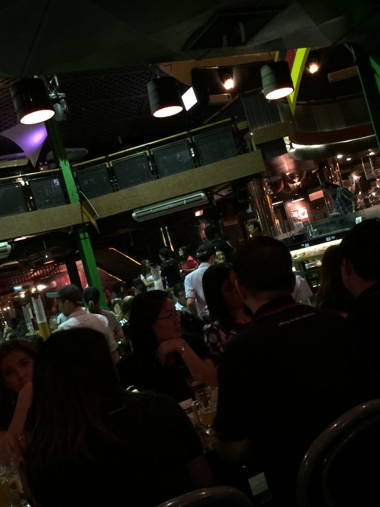 Tawandang German Brewery,タワンデーン・ジャーマン・ブリュワリー,タイ,バンコク,ビアガーデン,ビアホール,ショー,エンターテイメント,おすすめ,おいしい,楽しい,ディスコ,ラマ3,チャオプラヤー