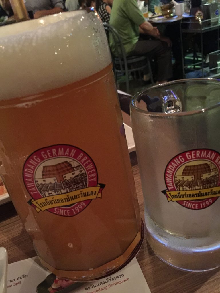 Tawandang German Brewery,タワンデーン・ジャーマン・ブリュワリー,タイ,バンコク,ビアガーデン,ビアホール,ショー,エンターテイメント,おすすめ,おいしい,楽しい,ディスコ,ラマ3,チャオプラヤー