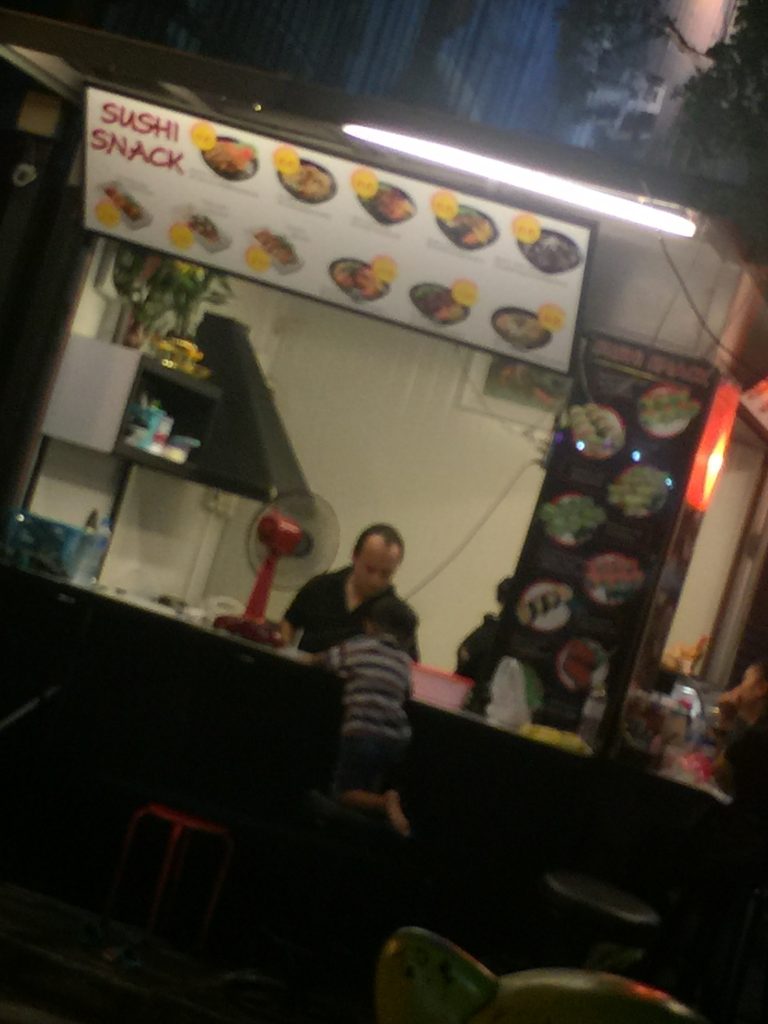W Market,バンコク,おすすめ,ビアガーデン,プラカノン,プラカノン広場,おいしい,ビアホール,屋外,レストラン,スクンビット,W District