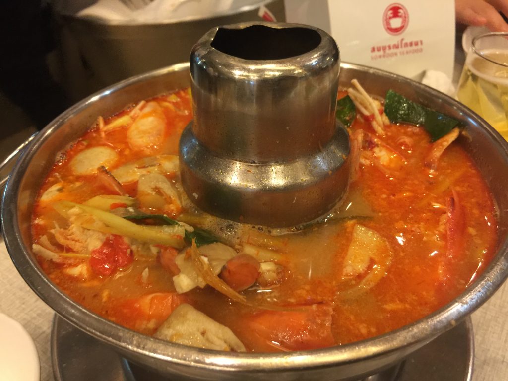 ソンブーン,ソンブーンシーフードレストラン,スラウォン通り,シーフード,タイ料理,グルメ,プーパッポンカリー,Somboon Seafood Restaurant Suriyawong,タニヤ,パッポン,おすすめ,おいしい,タイ,旅行,初心者