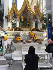 おすすめ,有名,ご利益タイ,バンコク,旅行,パワースポット,ビジネス,厄除け,アマリンプラザ,インドラ,ターウ・アマリン,タンブン