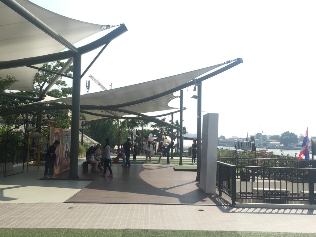 ターマハラート,THA MAHARAJ,チャオプラヤー川,ショッピングモール,バンコク,タイ,旅行,観光,ワットプラケオ,ワットポー,レストラン,カフェ,王宮,ワットアルン