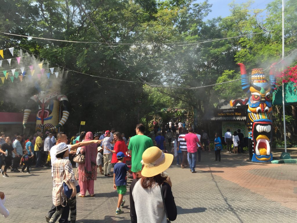 Marine Park,マリンパーク,サファリワールド,キリン,ゾウ,ホワイトタイガー,タイ,バンコク,動物園,日帰り,旅行,ツアー,家族連れ,子供連れ,観光,スポット,おすすめ,楽しい