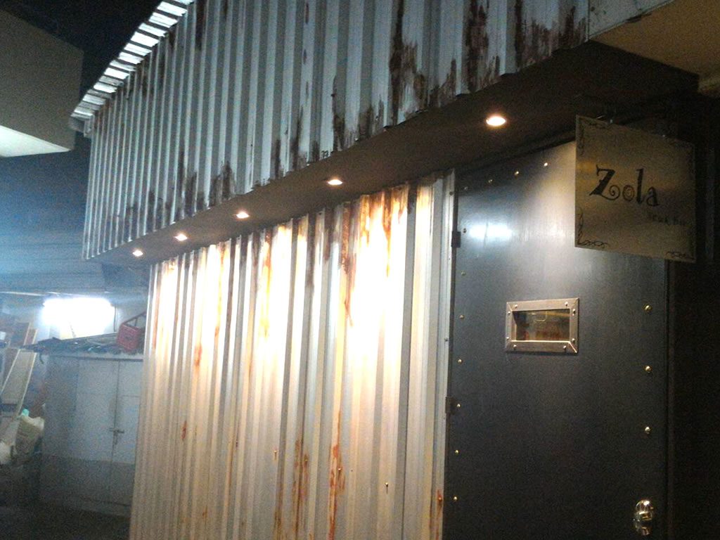 Zola Snack Bar,ゾラスナックバー,ゾラ,Zola,バー,スナック,トンロー駅,近く,女性,ボトルキープ,日本人,オーナー,マスター,つまみ,〆,料理,ウイスキー,ビール,ワイン,焼酎,バーボン,テキーラ,カクテル,日本料理,静か,落ち着き,ゆっくり飲める,店舗拡張,リニューアルオープン,改装,増築,ボックス席,VIP席,個室
