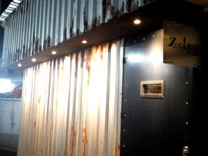 Zola Snack Bar,ゾラスナックバー,ゾラ,Zola,バー,スナック,トンロー駅,近く,女性,ボトルキープ,日本人,オーナー,マスター,つまみ,〆,料理,ウイスキー,ビール,ワイン,焼酎,バーボン,テキーラ,カクテル,日本料理,静か,落ち着き,ゆっくり飲める,店舗拡張,リニューアルオープン,改装,増築,ボックス席,VIP席,個室