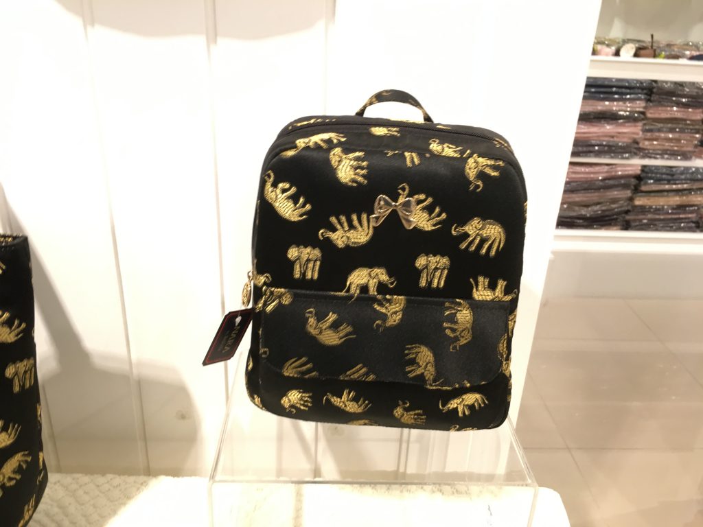 BLUPORT,ナラヤ,NaRaYa,リボンバッグ,ブルーポート,お土産,定番,人気,おすすめ,ショッピングモール,ホアヒン,HuaHin,ビーチ