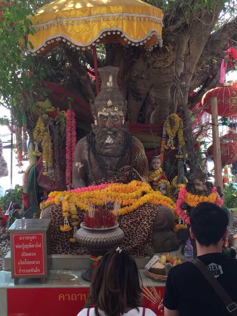 Wat Saman Rattanaram,ワット・サマン・ラタナラム,ワットサマン,ピンクガネーシャ,神様,パワースポット,関聖帝君,観音菩薩,ブラフマー,ゴールデンロック
