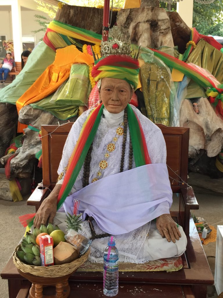 Wat Saman Rattanaram,ワット・サマン・ラタナラム,ワットサマン,ピンクガネーシャ,神様,パワースポット,関聖帝君,観音菩薩,ブラフマー,ゴールデンロック
