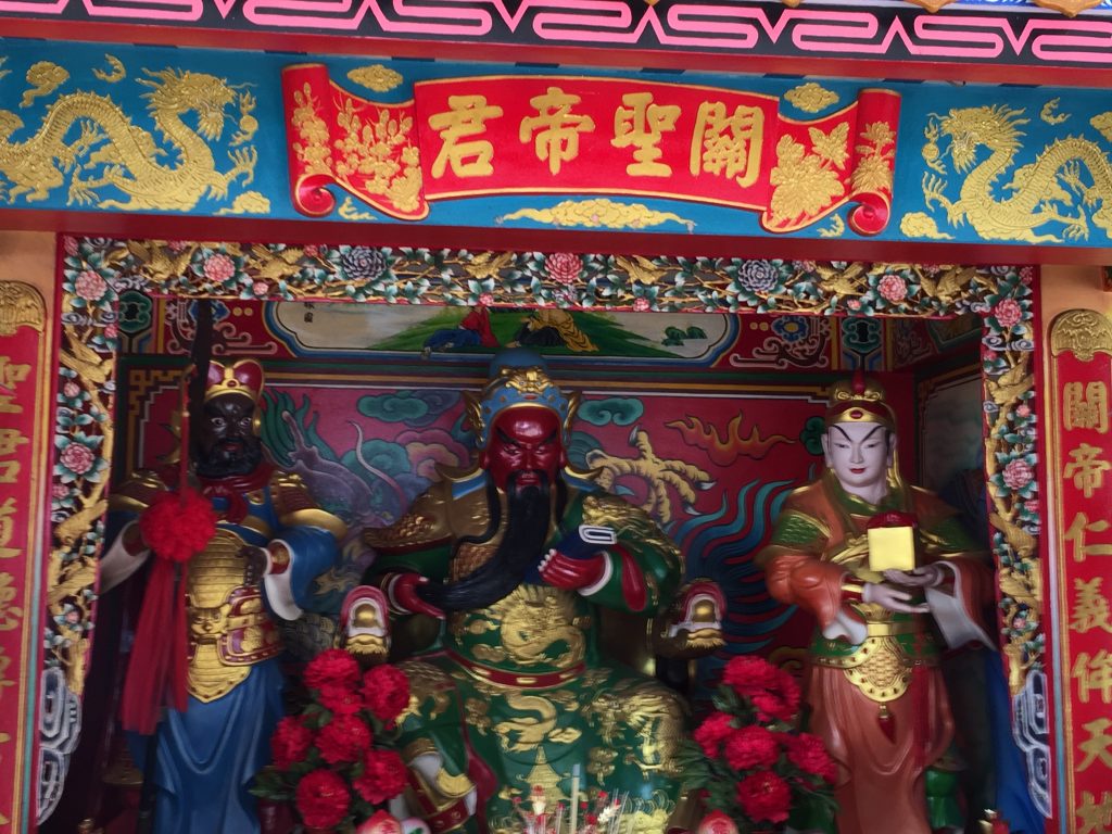Wat Saman Rattanaram,ワット・サマン・ラタナラム,ワットサマン,ピンクガネーシャ,神様,パワースポット,関聖帝君,観音菩薩,ブラフマー,ゴールデンロック
