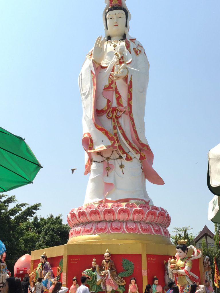 Wat Saman Rattanaram,ワット・サマン・ラタナラム,ワットサマン,ピンクガネーシャ,神様,パワースポット,関聖帝君,観音菩薩,ブラフマー,ゴールデンロック