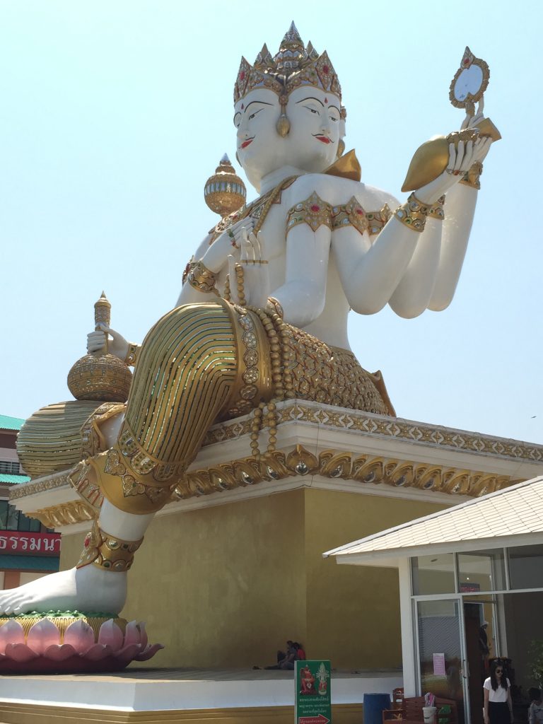 Wat Saman Rattanaram,ワット・サマン・ラタナラム,ワットサマン,ピンクガネーシャ,神様,パワースポット,関聖帝君,観音菩薩,ブラフマー,ゴールデンロック