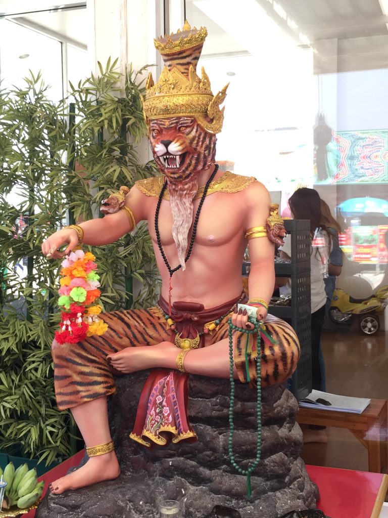 Wat Saman Rattanaram,ワット・サマン・ラタナラム,ワットサマン,ピンクガネーシャ,神様,パワースポット,関聖帝君,観音菩薩,ブラフマー,ゴールデンロック