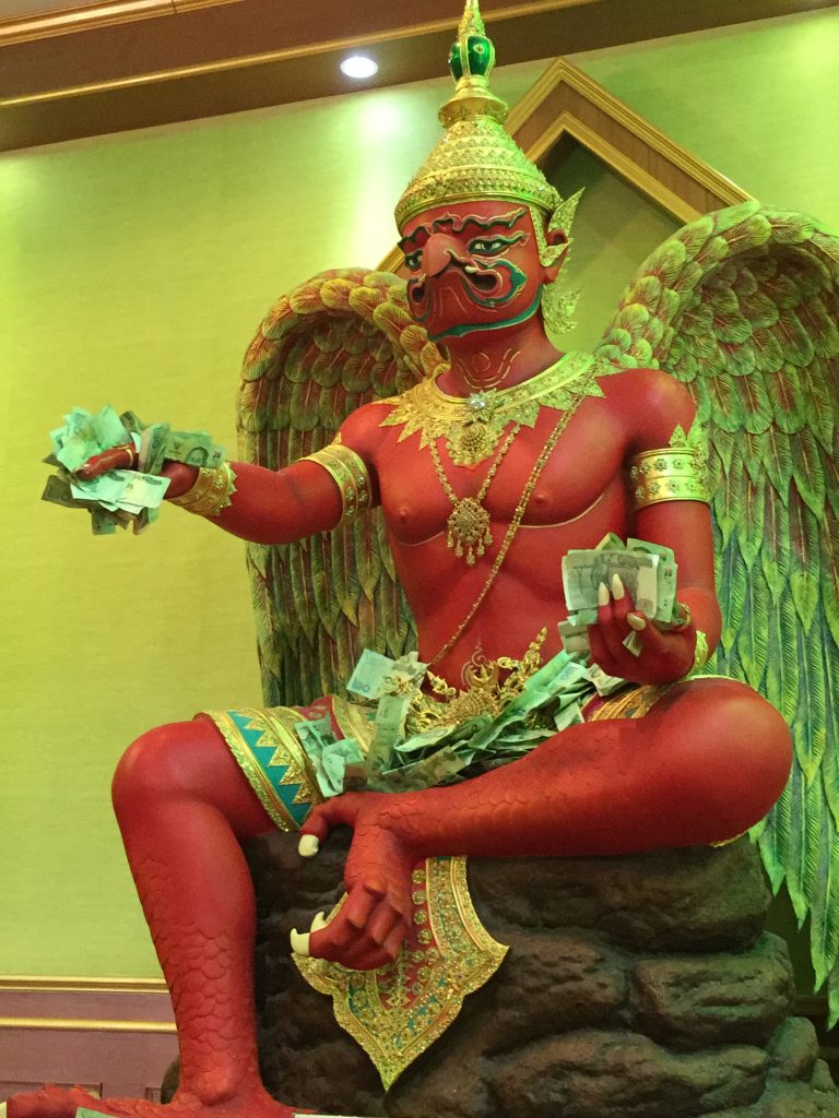Wat Saman Rattanaram,ワット・サマン・ラタナラム,ワットサマン,ピンクガネーシャ,神様,パワースポット,関聖帝君,観音菩薩,ブラフマー,ゴールデンロック