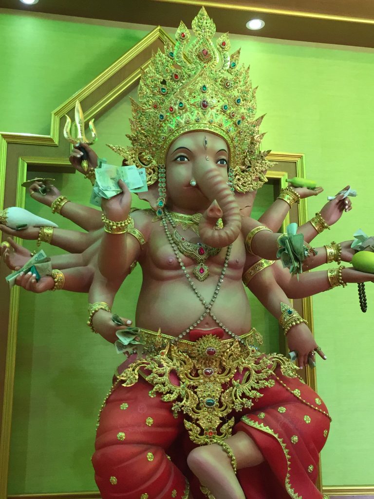 Wat Saman Rattanaram,ワット・サマン・ラタナラム,ワットサマン,ピンクガネーシャ,神様,パワースポット,関聖帝君,観音菩薩,ブラフマー,ゴールデンロック