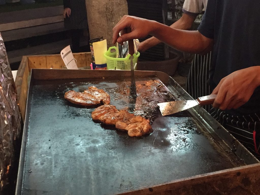 MUMYEN & STEAK,バンコク,郊外,激安,グルメ,ステーキ,ウドムスック,オンヌット,チャルムプラキアット ラチャカム通り,ローカルすぎて伝わらない(かもしれない)グルメ情報,安い,おいしい,おすすめ