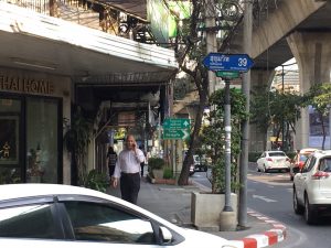 YourMobile,ユアモバイル,タイ,携帯電話,バンコク,契約,日本人,日本語,移転,住所,行き方,プロンポン駅,スクンビットソイ39