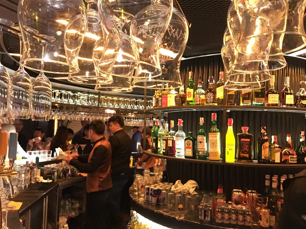 タイ,人デート,Alex Brasserie,NaNa,ナナ駅,レストラン,アレックスブラッスリー,デート,おすすめ,雰囲気,ハウスミュージック,オープン