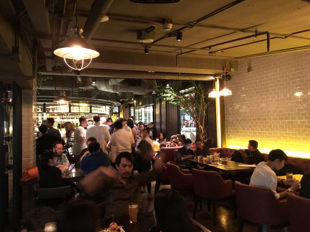 タイ,人デート,Alex Brasserie,NaNa,ナナ駅,レストラン,アレックスブラッスリー,デート,おすすめ,雰囲気,ハウスミュージック,オープン