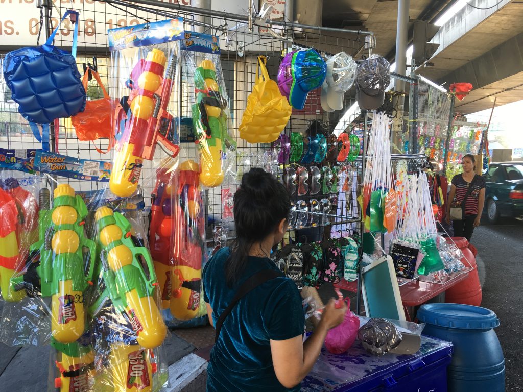 タイ,旅行,バンコク,ソンクラーン,シーロム,正月,水かけ祭り,無礼講,お祭り,ソンクラン,Songkran,2017年