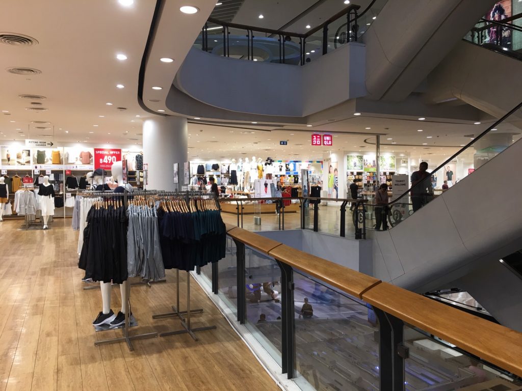 CentralPlaza Grand Rama IX,セントラル プラザ グランド ラマ9,ラマ9世通り,Rama9,MRT,NaRaYa,お土産,行き方,住所,説明タイ,バンコク,ショッピング,ショッピングモール