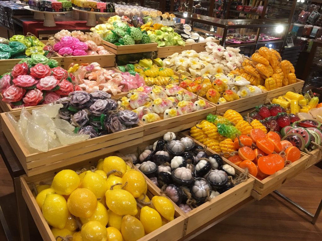 タイ,バンコク,旅行,観光,ショッピング,買い物,サイアムパラゴン,情報,説明,場所,デパート,高級,ナラヤ,アロマ,オイル