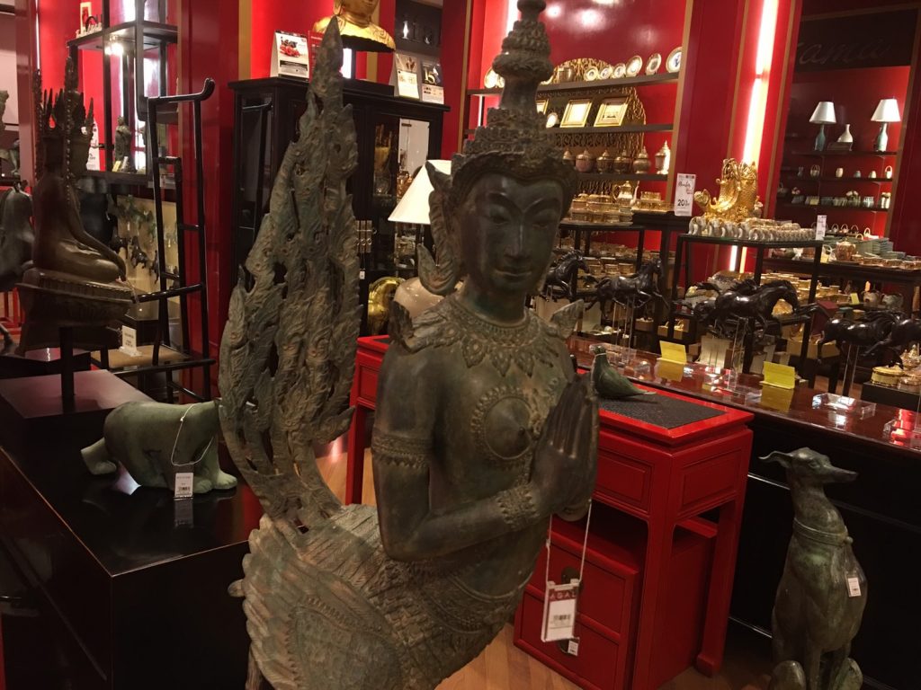 タイ,バンコク,旅行,観光,ショッピング,買い物,サイアムパラゴン,情報,説明,場所,デパート,高級,ナラヤ,アロマ,オイル