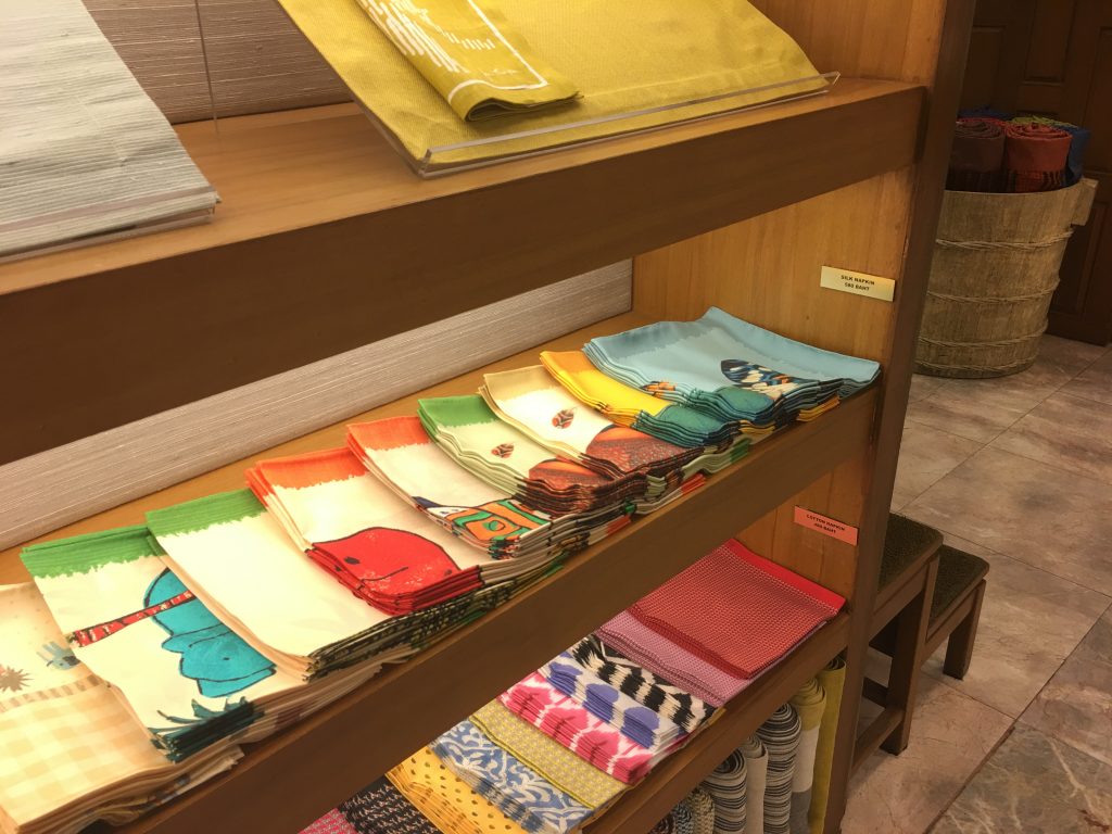 タイ,バンコク,お土産,シーロム,タニヤ,パッポン,タイシルク,ジムトンプソン,Jim Thompson