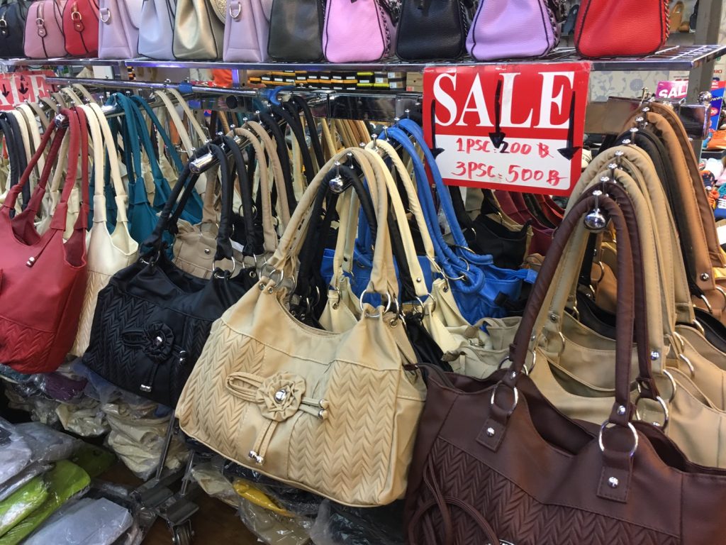Indra Square,タイ,バンコク,インドラスクエア,行き方,説明,住所,観光,買い物,ショッピング