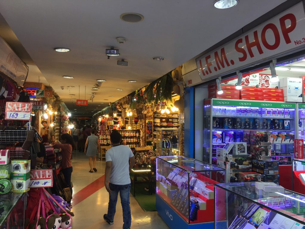 Indra Square,タイ,バンコク,インドラスクエア,行き方,説明,住所,観光,買い物,ショッピング