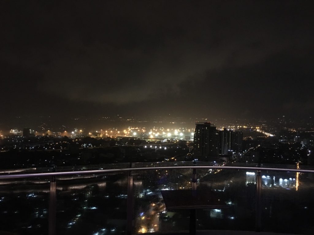 タイ,バンコク,バー,ルーフトップバー,プラカノン,Rooftop Bar,Cielo Sky Bar & Restaurant,シエロ スカイ バー&レストラン,屋上,スクンビット,行き方,住所