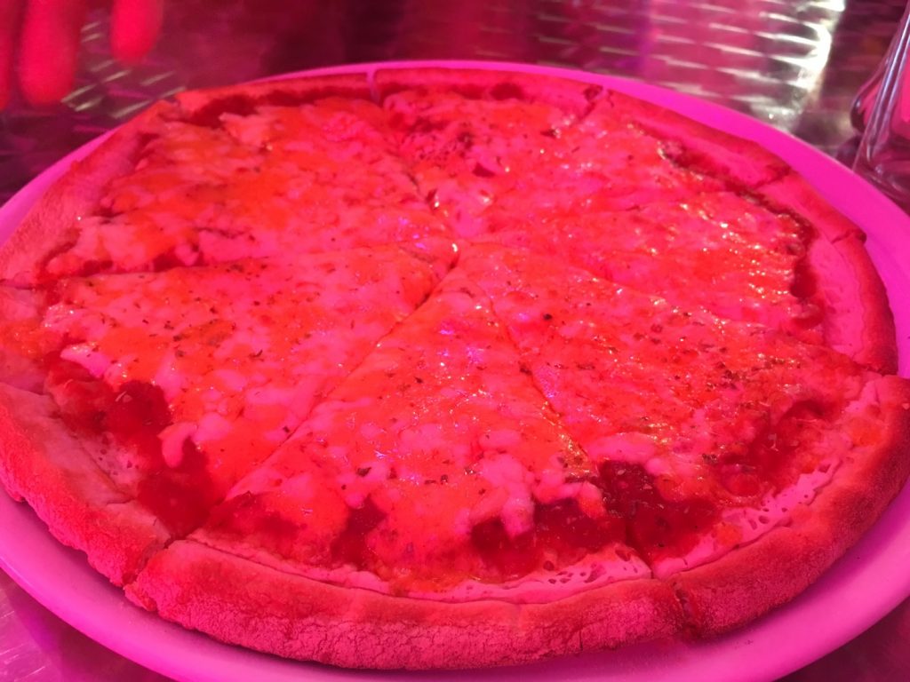 V8 Dinner,ナナ駅,NaNa,スクンビットソイ11,インサニティ,Insanity,アメリカンダイナー,バー,レストラン