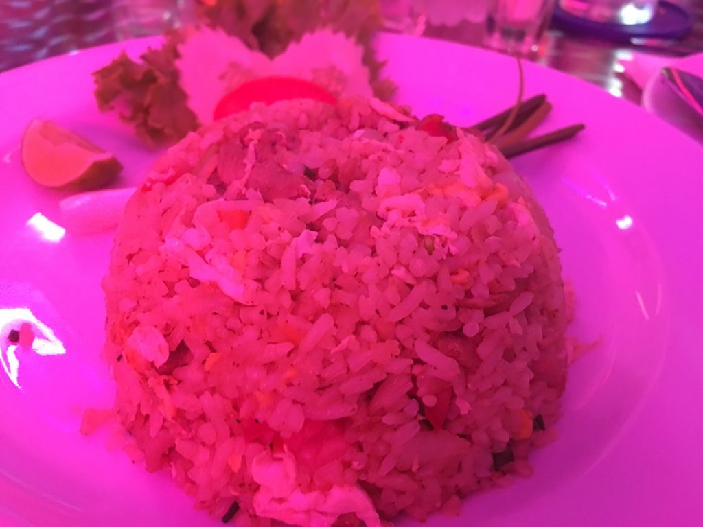 V8 Dinner,ナナ駅,NaNa,スクンビットソイ11,インサニティ,Insanity,アメリカンダイナー,バー,レストラン