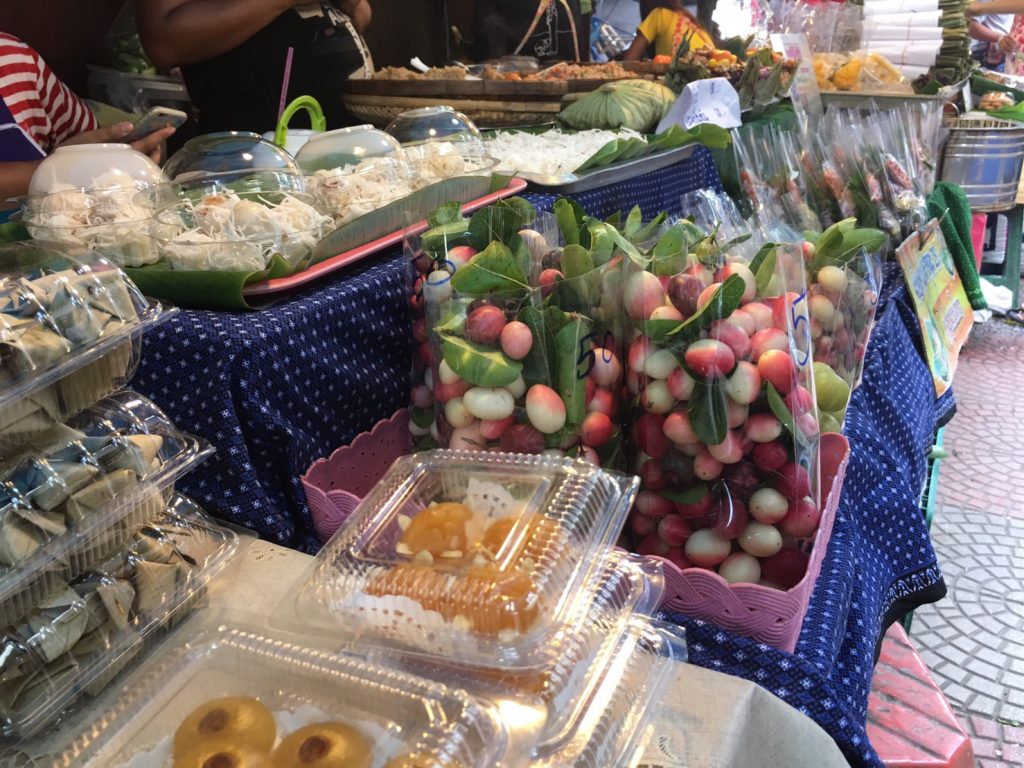 アンパワー水上マーケット,Amphawa Floating Market,ตลาดน้ำอัมพวา,タイ,バンコク,旅行,観光,スポット,水上マーケット,市場,ローカル市場,行き方,説明